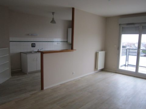 Beau Type 3 (65 m2) avec balcon et garage.