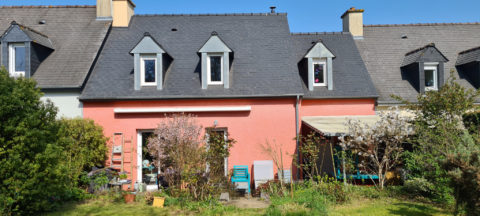 Maison en très bon état avec jardin au sud
