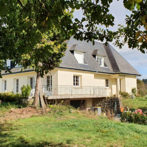 Superbe propriété (340 m2) sur 5140 m2.