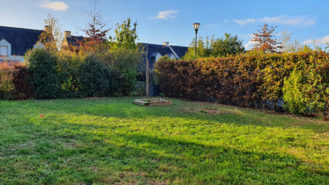 Au calme, maison récente (112 m2) sur 295 m2.