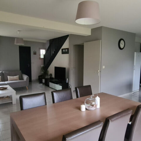 Maison de 2001 avec 5 chambres
